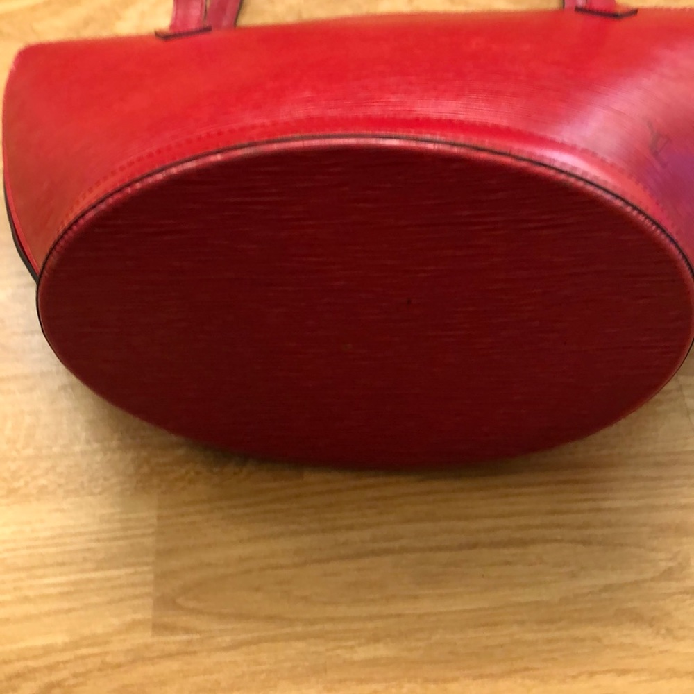 Louis Vuitton Epi Red Shoulder Bag - Picture 3 of 6